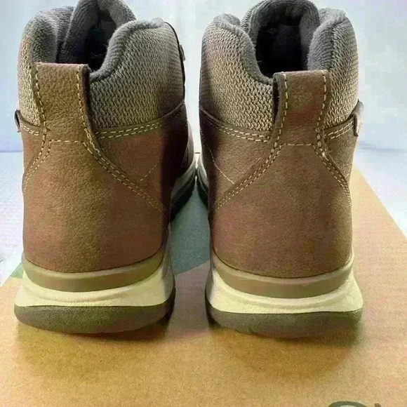 NWT, Oboz Womens “Cedar”lace up hiking/snow boots in sz 8.5. - Picture 11 of 13